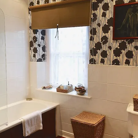 6 Craven Terrace * Skipton